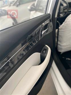 ئێم جی 5 پڵەس